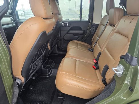 Used 2020 Jeep Wrangler Unlimited Rubicon w/ Uconnect 4C Nav & Sound Group image 10