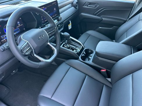 New 2026 Chevrolet Colorado Trail Boss w/ Midnight Edition AWD/4WD image 10