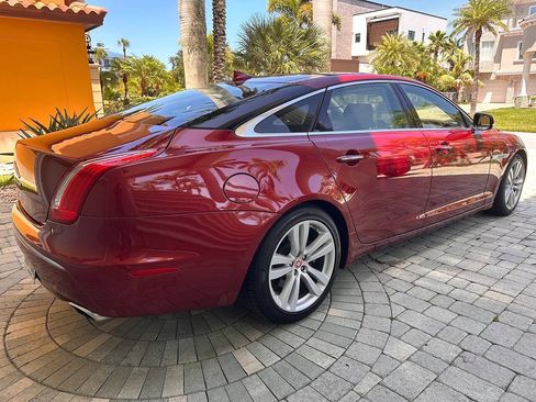 Used 2014 Jaguar XJ L Portfolio RWD image 31
