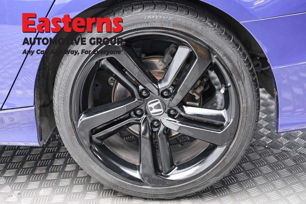 Used 2018 Honda Accord Sport image 8