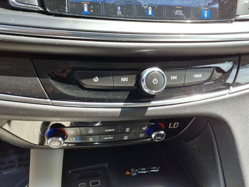Used 2024 Buick Enclave Premium AWD/4WD image 11