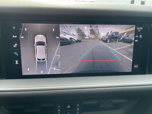 Used 2024 Porsche Cayenne image 41