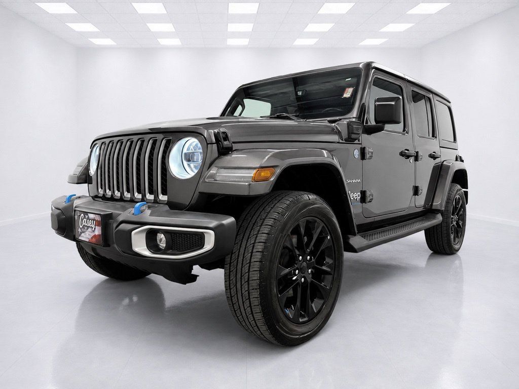 Used 2023 Jeep Wrangler Unlimited Sahara w/ Cold Weather Group AWD/4WD image 7