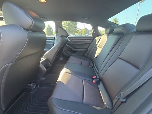 Used 2019 Honda Accord Sport image 11