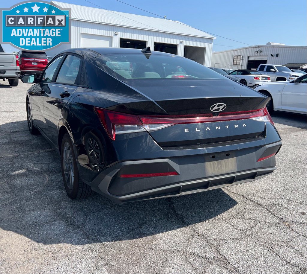 Used 2024 Hyundai Elantra SEL FWD image 4