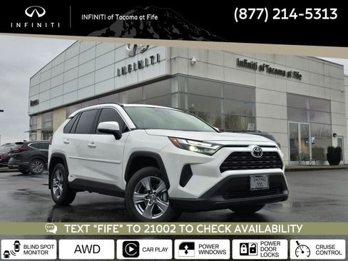 Used 2025 Toyota RAV4 XLE image 1
