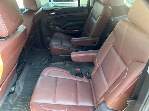Used 2020 Chevrolet Suburban Premier w/ Premier Plus Edition AWD/4WD image 24