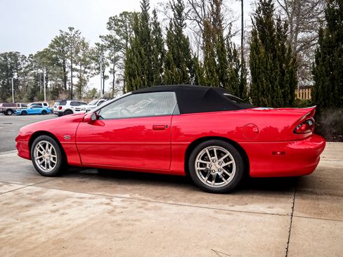 Used 2002 Chevrolet Camaro Z28 w/ SS Performance/Appearance Pkg image 7