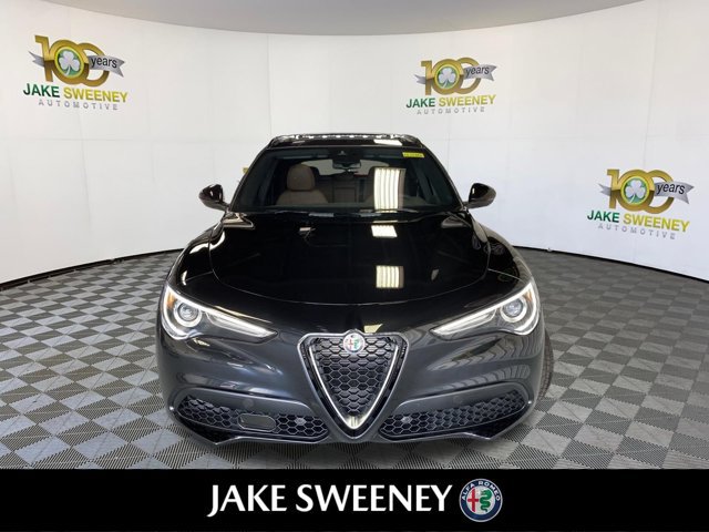Used 2023 Alfa Romeo Stelvio Ti AWD/4WD image 3