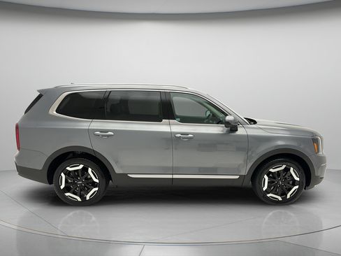 Used 2025 Kia Telluride S AWD/4WD image 4