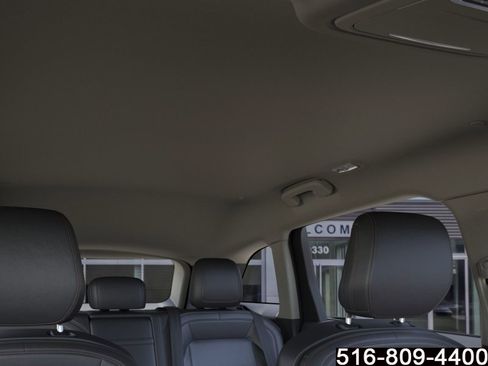 Used 2026 Lincoln Nautilus Premier AWD/4WD image 23