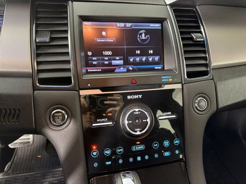 Used 2013 Ford Taurus SHO image 17