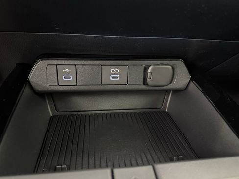 New 2026 Toyota Prius Plug-In Hybrid image 3