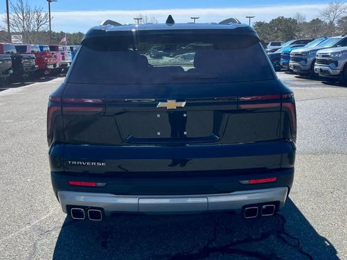 New 2025 Chevrolet Traverse LT w/ Driver Confidence Package FWD image 4