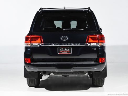 Used 2021 Toyota Land Cruiser Heritage Edition image 6