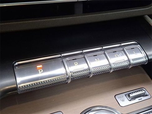 Certified 2024 Lincoln Nautilus Reserve w/ Equipment Group 202A image 15