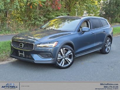 Certified 2025 Volvo V60 B5 Cross Country Plus