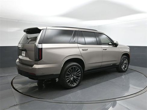 Used 2025 Cadillac Escalade Sport Platinum image 11
