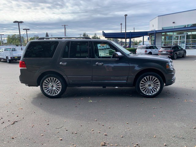 Used 2015 Lincoln Navigator 4WD image 7