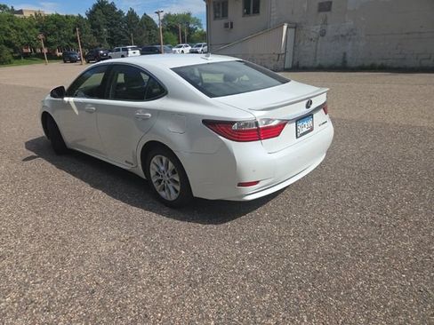 Used 2013 Lexus ES 300h w/ Luxury Pkg FWD image 7
