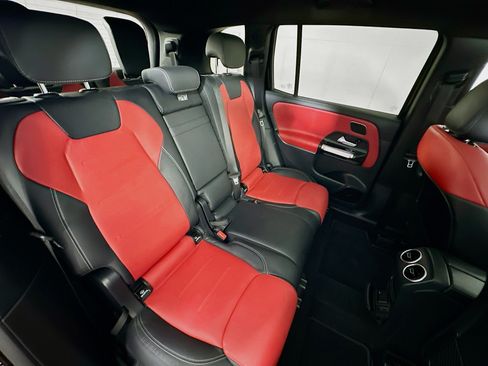 Used 2022 Mercedes-Benz GLB 35 AMG 4MATIC image 29
