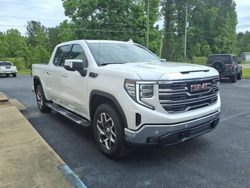 Used 2024 GMC Sierra 1500 SLT w/ SLT Premium Plus Package AWD/4WD image 3