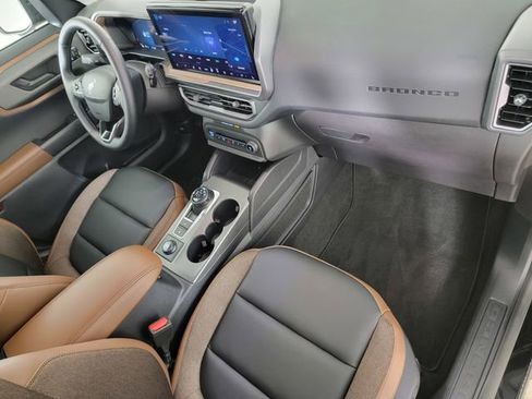 Certified 2025 Ford Bronco Sport Outer Banks w/ Outer Banks Tech Package+ AWD/4WD image 19