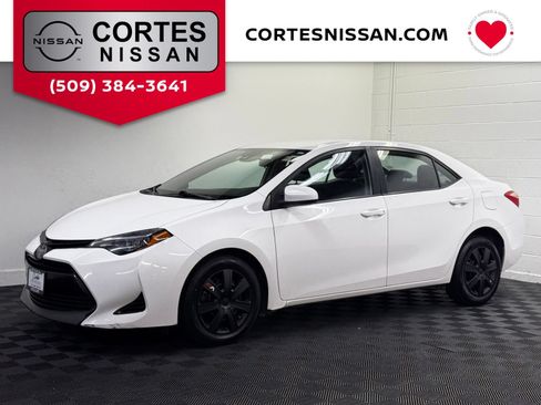 Used 2019 Toyota Corolla LE FWD image 1