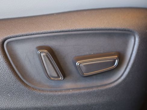 Used 2024 Toyota Sienna XLE image 12