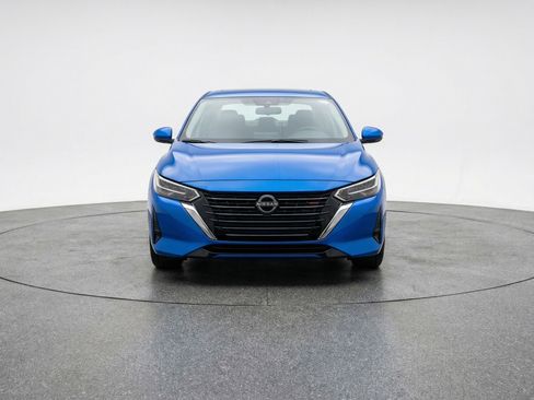 Used 2025 Nissan Sentra SV FWD image 2