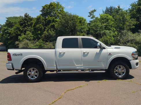Used 2022 RAM 2500 Laramie AWD/4WD image 3