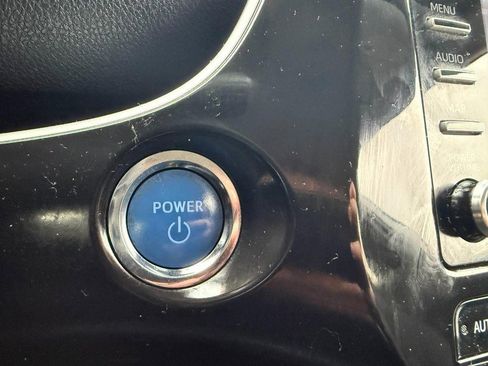 Used 2021 Toyota Prius XLE image 30