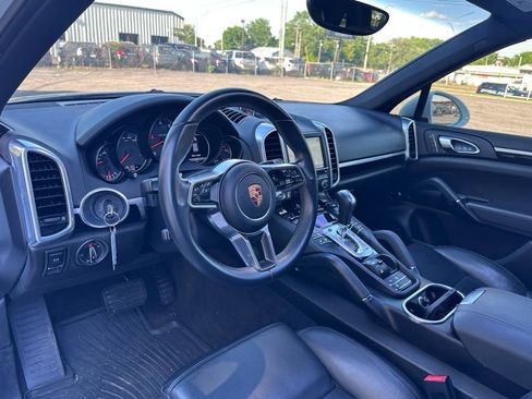 Used 2016 Porsche Cayenne AWD/4WD image 9