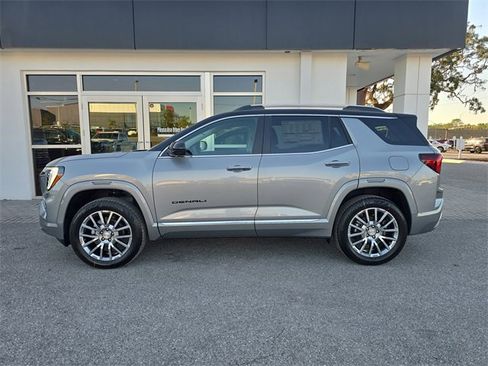 New 2026 GMC Terrain Denali w/ LPO, Black Badging Package image 4