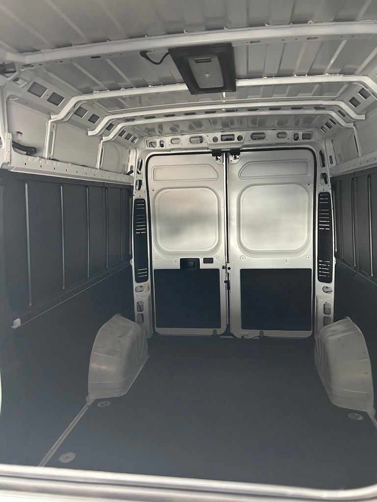 Used 2025 RAM ProMaster 2500 w/ Convenience Group FWD image 20
