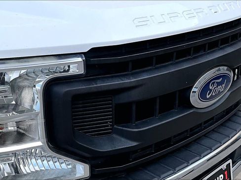 Used 2020 Ford F250 XL w/ Power Equipment Group image 29