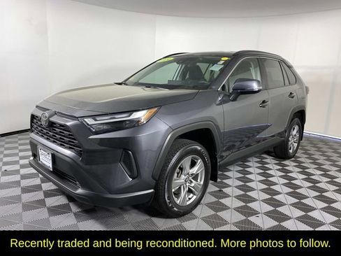 Used 2024 Toyota RAV4 XLE AWD/4WD image 4