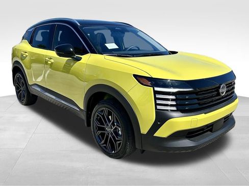 New 2026 Nissan Kicks SR w/ SR Premium Package image 3