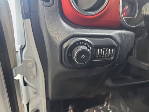 Used 2020 Jeep Wrangler Unlimited Rubicon AWD/4WD image 17