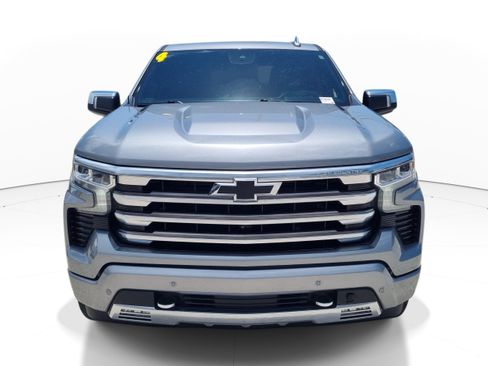 Used 2024 Chevrolet Silverado 1500 High Country w/ Technology Package AWD/4WD image 2