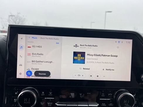 Used 2023 Toyota Highlander Platinum image 18