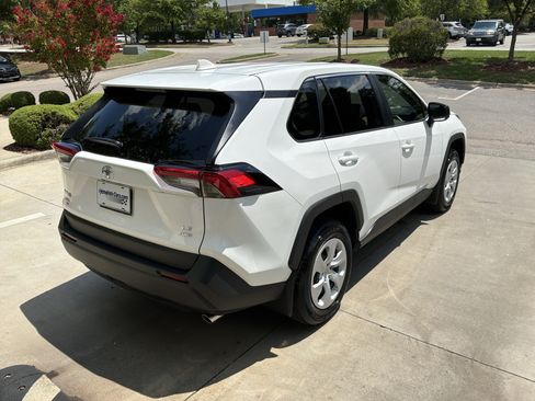 Used 2025 Toyota RAV4 LE AWD/4WD image 10
