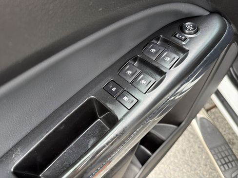 Used 2016 Chevrolet Colorado Z71 AWD/4WD image 10