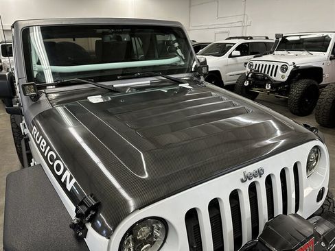 Used 2014 Jeep Wrangler Unlimited Rubicon w/ Max Tow Package AWD/4WD image 8