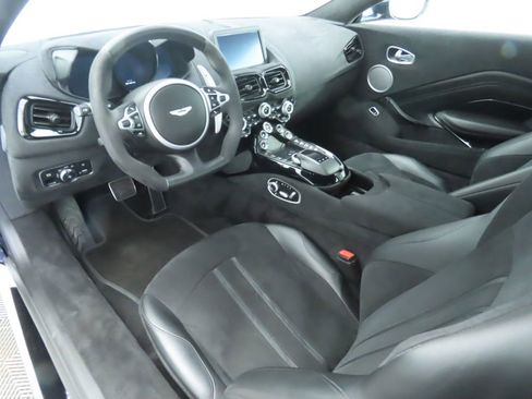 Used 2020 Aston Martin V8 Vantage Coupe image 9