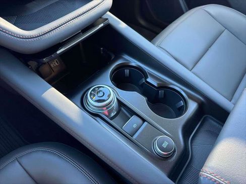 Used 2025 Ford Explorer Active w/ Active Comfort Package image 29