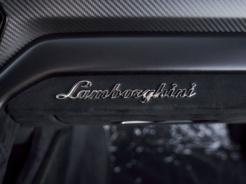 Used 2024 Lamborghini Urus Performante image 42