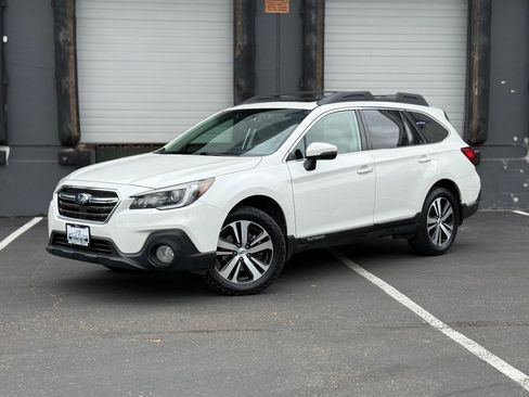 Used 2018 Subaru Outback 2.5i Limited AWD/4WD image 8