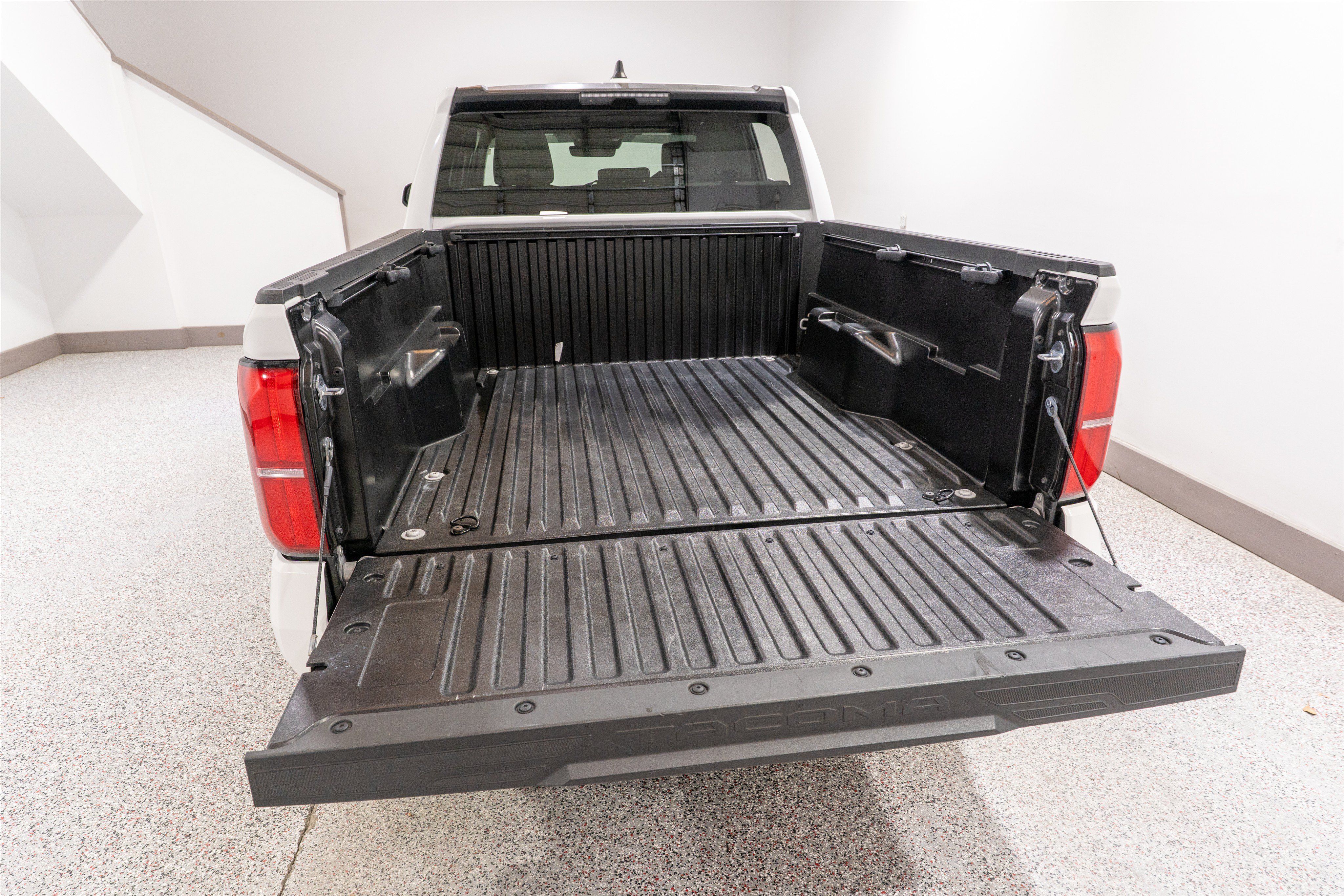 Used 2024 Toyota Tacoma SR5 RWD image 11