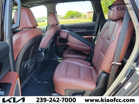 Certified 2024 Kia Telluride EX w/ EX Captain's Chair Package FWD image 14